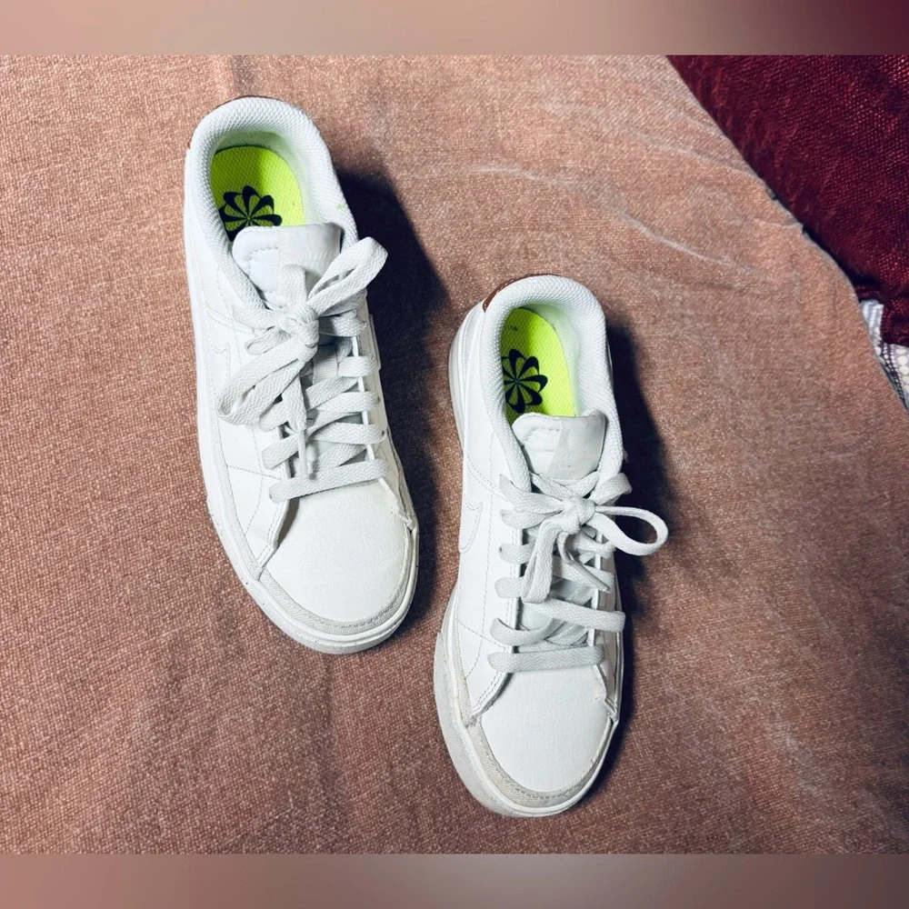 Nike White and Brown Sneakers - Picture 5 of 9